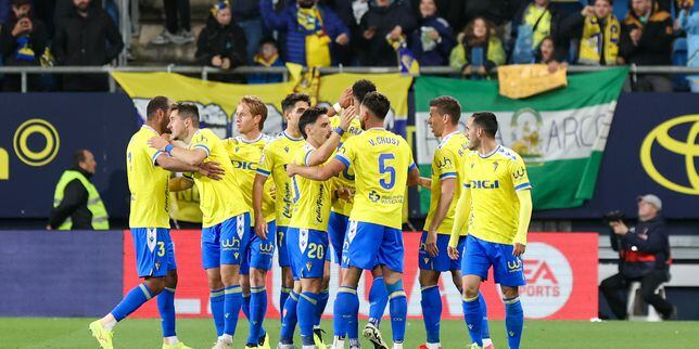 Liga EA Sports / 1ª RFEF (G2): Cádiz - Getafe / Baleares - Linares